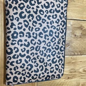 Kate Spade laptop case, leopard style, new w/o tags, 15 in wide 11 in long